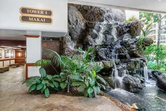 Elevated Condo With Diamond Head & Ocean Views, Steps From Waikiki Beach Гонолулу