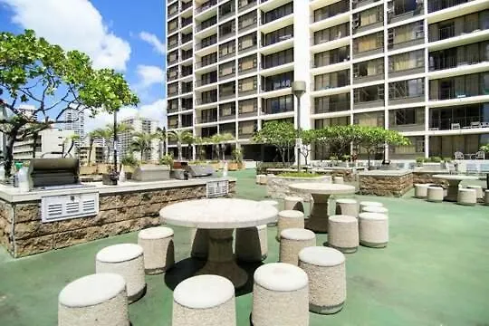 Апартаменты Elevated Condo With Diamond Head & Ocean Views, Steps From Waikiki Beach Гонолулу